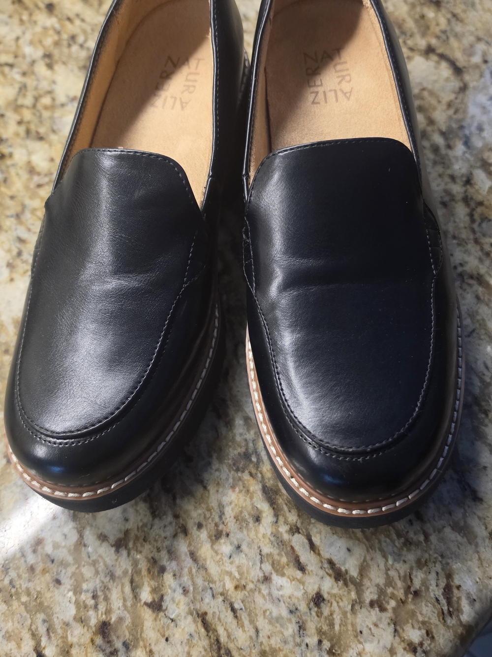 Naturalizers Leather Loafers. New Without Box 7.5